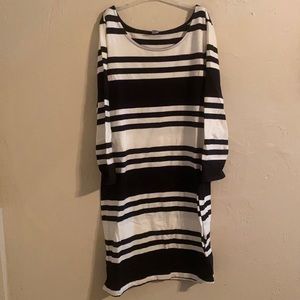 Quarter sleeve black and white striped dress